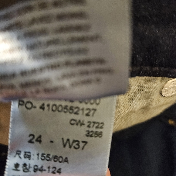 Levis Signature Gold Label Mid Rise Bermuda Jean Shorts NWT Plus Size 24W - Picture 6 of 11